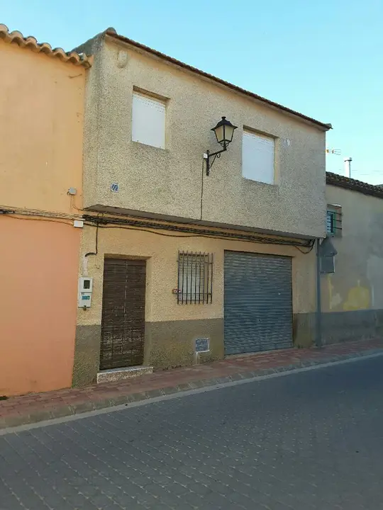 Imagen de Vivienda, locales y garajes en Hoya Gonzalo