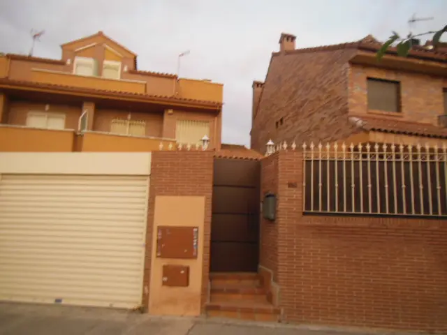 Imagen de Vivienda y nave en Leganés