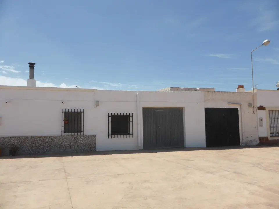 Imagen de Local en Nijar